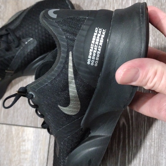 Nike Superrep black and silver mesh sneakers. Size 7 - Picture 6 of 15